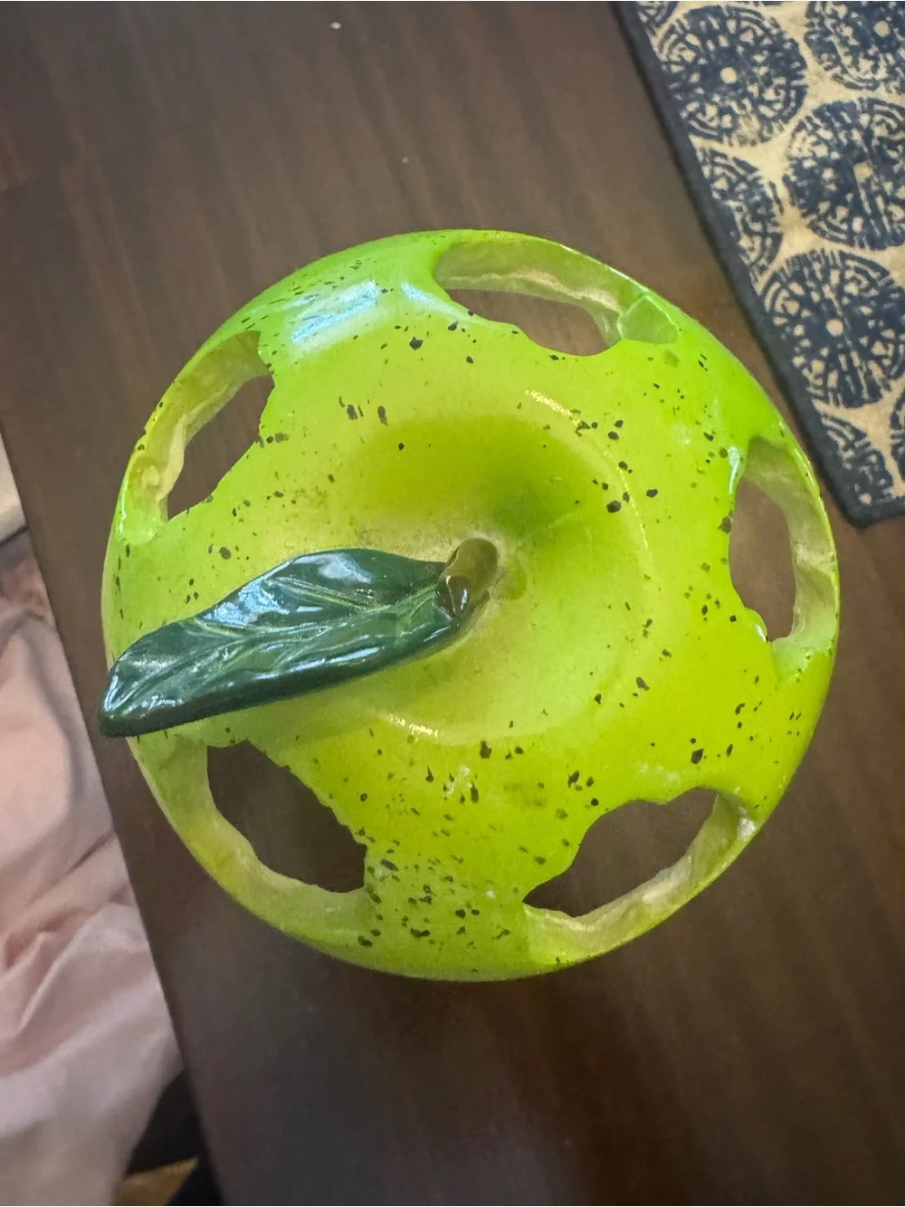 Target toothbrush holder